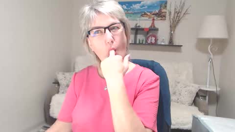 Snapshot of leilamays chatting on October 28, 2025, 3:10 am Leila Kinky online show from October 28, 2025, 3:10 am