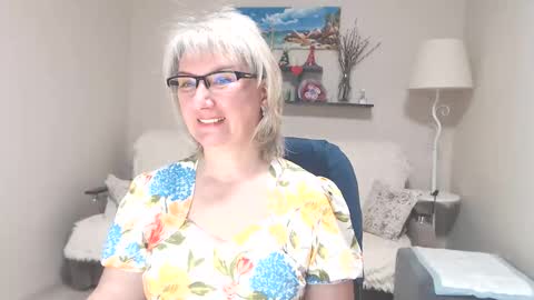 Leila Kinky online show from May 18, 2026, 6:08 am