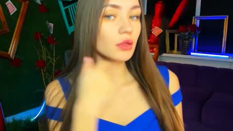 Leila Rai online show from November 25, 2025, 2:06 pm