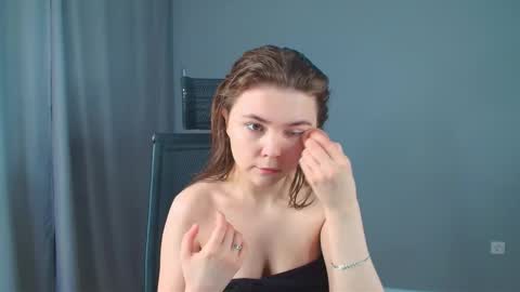 Leksa online show from April 13, 2026, 9:20 pm