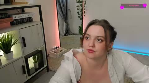 Snapshot of lela_ryan chatting on May 24, 2026, 10:37 pm Lela online show from May 24, 2026, 10:37 pm