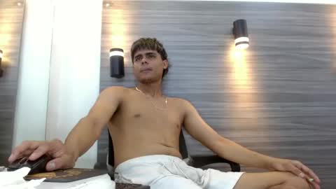 lelehott01 online show from July 2, 2026, 3:06 am