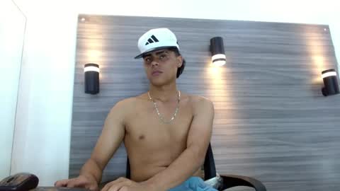 lelehott01 online show from July 12, 2026, 10:17 am