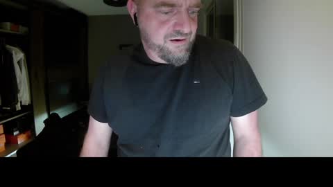 Ange online show from October 1, 2025, 1:44 am