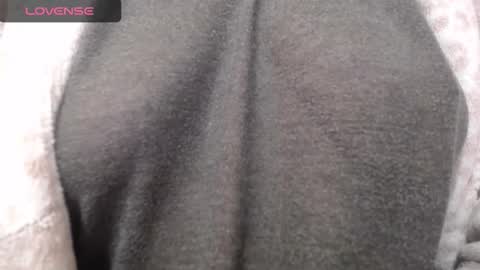 lenagolden online show from November 25, 2025, 1:11 pm