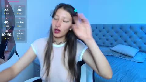 Lenna  online show from December 1, 2025, 5:01 am