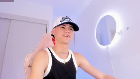 Lenner INDEPENDENT MODEL online show from November 29, 2025, 8:45 pm