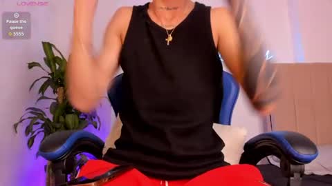 Snapshot of lennercollins_ chatting on June 24, 2026, 5:17 am Lenner INDEPENDENT MODEL online show from June 24, 2026, 5:17 am