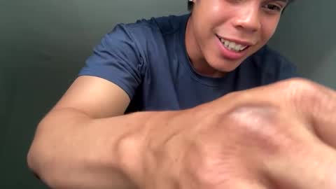 Snapshot of leo7_05 chatting on October 1, 2025, 10:16 pm leo7_05 online show from October 1, 2025, 10:16 pm