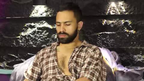 Leo  Diaz online show from November 10, 2025, 3:16 am