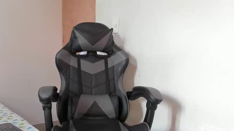 Snapshot of leo_jones389 chatting on December 26, 2024, 3:31 pm Leo Jones online show from December 26, 2024, 3:31 pm