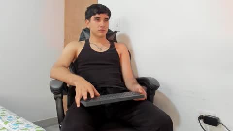 Snapshot of leo_jones389 chatting on February 5, 2025, 6:26 pm Leo Jones online show from February 5, 2025, 6:26 pm