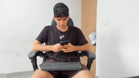 Snapshot of leo_jones389 chatting on March 1, 2025, 9:04 pm Leo Jones online show from March 1, 2025, 9:04 pm