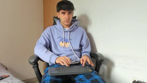 Snapshot of leo_jones389 chatting on September 19, 2025, 4:07 pm Leo Jones online show from September 19, 2025, 4:07 pm