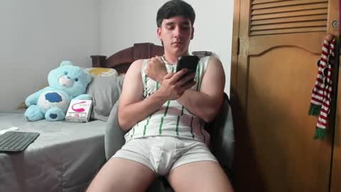 Snapshot of leo_jones389 chatting on June 22, 2026, 3:25 am Leo Jones online show from June 22, 2026, 3:25 am