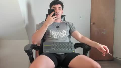 Snapshot of leo_jones389 chatting on July 8, 2026, 12:26 am Leo Jones online show from July 8, 2026, 12:26 am
