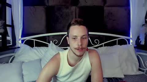 Snapshot of leo_mooree chatting on October 5, 2025, 9:40 am Leo online show from October 5, 2025, 9:40 am