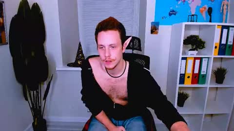 Snapshot of leo_mooree chatting on October 30, 2025, 5:13 pm Leo online show from October 30, 2025, 5:13 pm