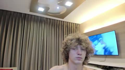 leo_wildd online show from October 4, 2025, 1:31 pm