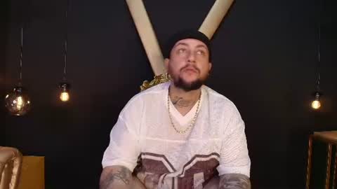 leoboss_ online show from July 5, 2026, 4:19 am