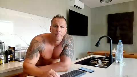 TheBigLeo online show from April 29, 2026, 8:07 am