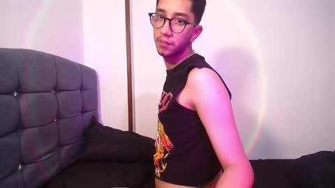 Snapshot of leoh_hades chatting on November 21, 2025, 3:05 am Leoh online show from November 21, 2025, 3:05 am