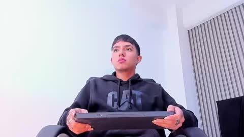 leohard_ online show from January 14, 2026, 11:38 am