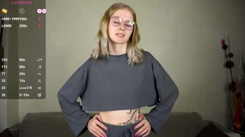 Snapshot of leolakorner chatting on February 12, 2026, 7:53 pm Hello Im Roxy Im just starting my journey here so lets get acquainted online show from February 12, 2026, 7:53 pm