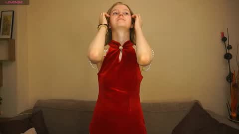 Snapshot of leolakorner chatting on February 14, 2026, 8:38 pm Hello Im Roxy Im just starting my journey here so lets get acquainted online show from February 14, 2026, 8:38 pm