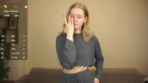 Snapshot of leolakorner chatting on February 18, 2026, 6:15 pm Hello Im Roxy Im just starting my journey here so lets get acquainted online show from February 18, 2026, 6:15 pm