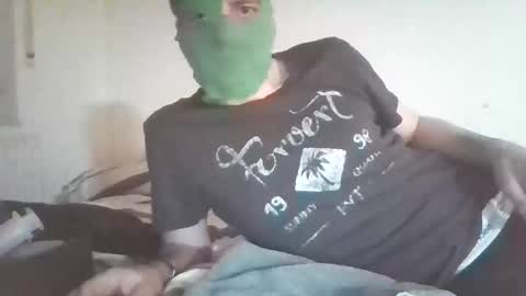 Leon online show from April 17, 2026, 9:29 pm