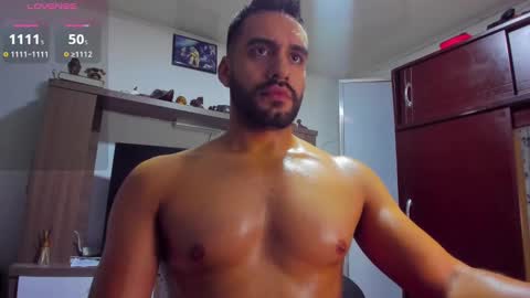 Snapshot of leon__hart chatting on January 7, 2025, 12:24 am Leon Hart online show from January 7, 2025, 12:24 am