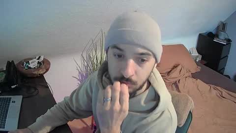 Snapshot of leonardo_grande chatting on January 9, 2026, 10:40 am Leonardo online show from January 9, 2026, 10:40 am