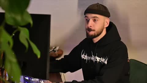 Snapshot of leonardo_grande chatting on January 13, 2026, 5:51 pm Leonardo online show from January 13, 2026, 5:51 pm