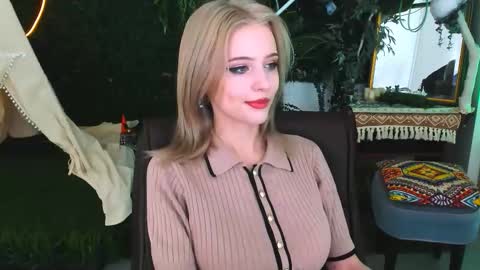 leonastone online show from December 3, 2025, 6:06 pm