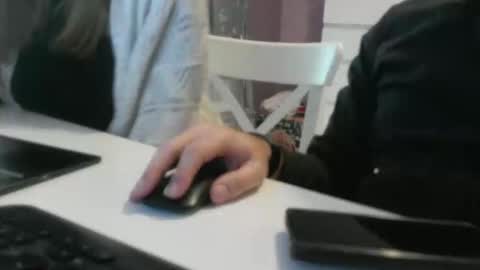 angel e sonia online show from April 21, 2026, 8:42 am