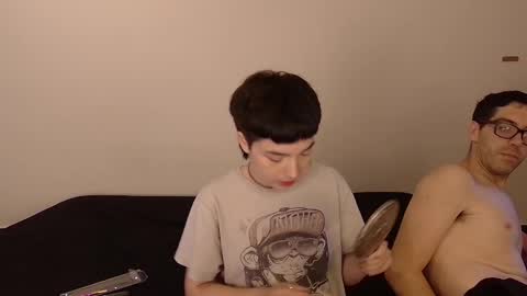 Snapshot of leonel_29 chatting on October 28, 2025, 8:22 pm Leonel and Lulu online show from October 28, 2025, 8:22 pm