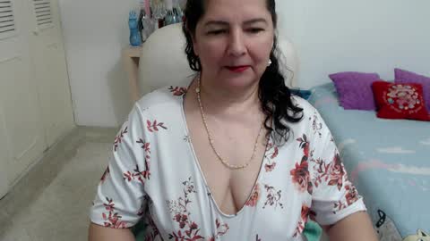 leonela   online show from March 31, 2026, 1:51 am