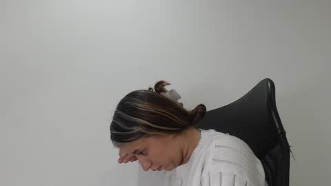 Snapshot of leonella_ass__ chatting on January 3, 2025, 10:40 pm Leonella online show from January 3, 2025, 10:40 pm