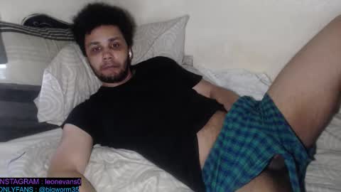 Snapshot of leonevans33 chatting on February 6, 2026, 1:03 pm LSE online show from February 6, 2026, 1:03 pm