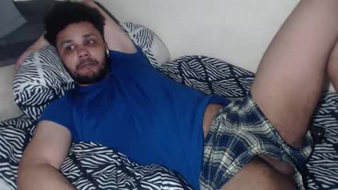 Snapshot of leonevans33 chatting on February 21, 2026, 1:39 am LSE online show from February 21, 2026, 1:39 am