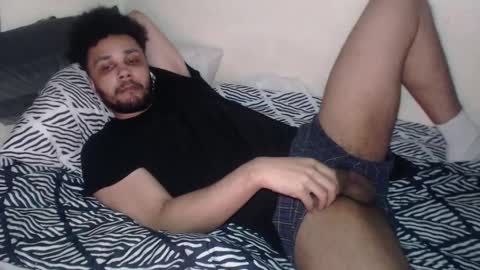 Snapshot of leonevans33 chatting on February 24, 2026, 11:47 pm LSE online show from February 24, 2026, 11:47 pm