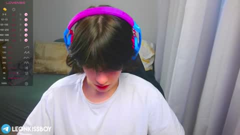 Snapshot of leonkissboy chatting on March 25, 2026, 4:51 am leonkissboy online show from March 25, 2026, 4:51 am