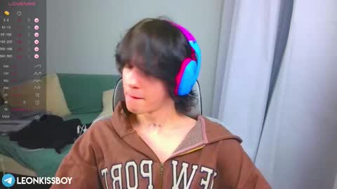 Snapshot of leonkissboy chatting on March 26, 2026, 9:59 am leonkissboy online show from March 26, 2026, 9:59 am