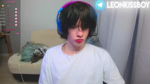 Snapshot of leonkissboy chatting on April 10, 2026, 12:49 am leonkissboy online show from April 10, 2026, 12:49 am