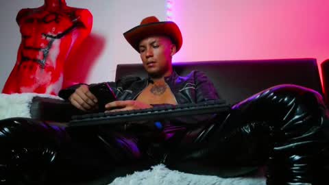 Lenardo jaramillo online show from December 7, 2024, 12:02 pm