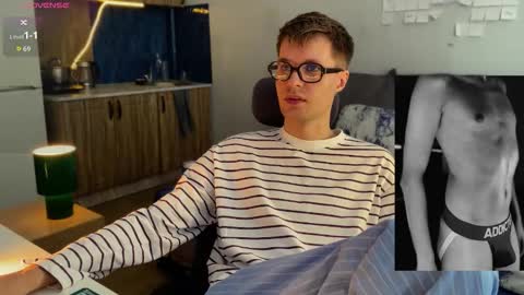 Leon online show from February 26, 2026, 4:33 am