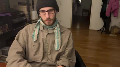 Snapshot of leonvampire chatting on January 27, 2025, 8:39 pm Leon online show from January 27, 2025, 8:39 pm