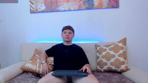 Snapshot of leoo_miller chatting on October 9, 2025, 9:13 pm Leo online show from October 9, 2025, 9:13 pm