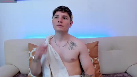 Snapshot of leoo_miller chatting on October 18, 2025, 9:26 pm Leo online show from October 18, 2025, 9:26 pm